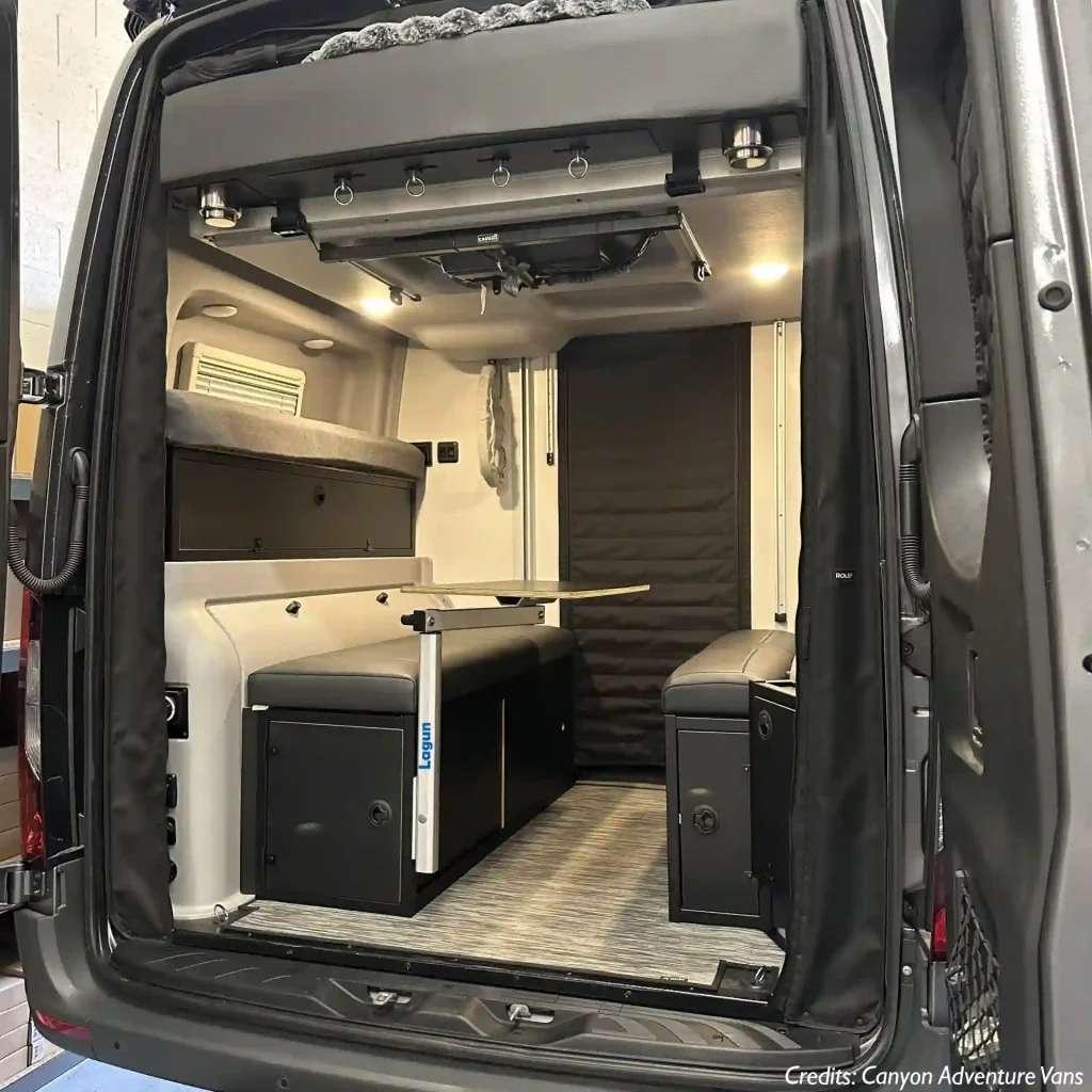 Lagun Tischgestell im Einsatz im Camper